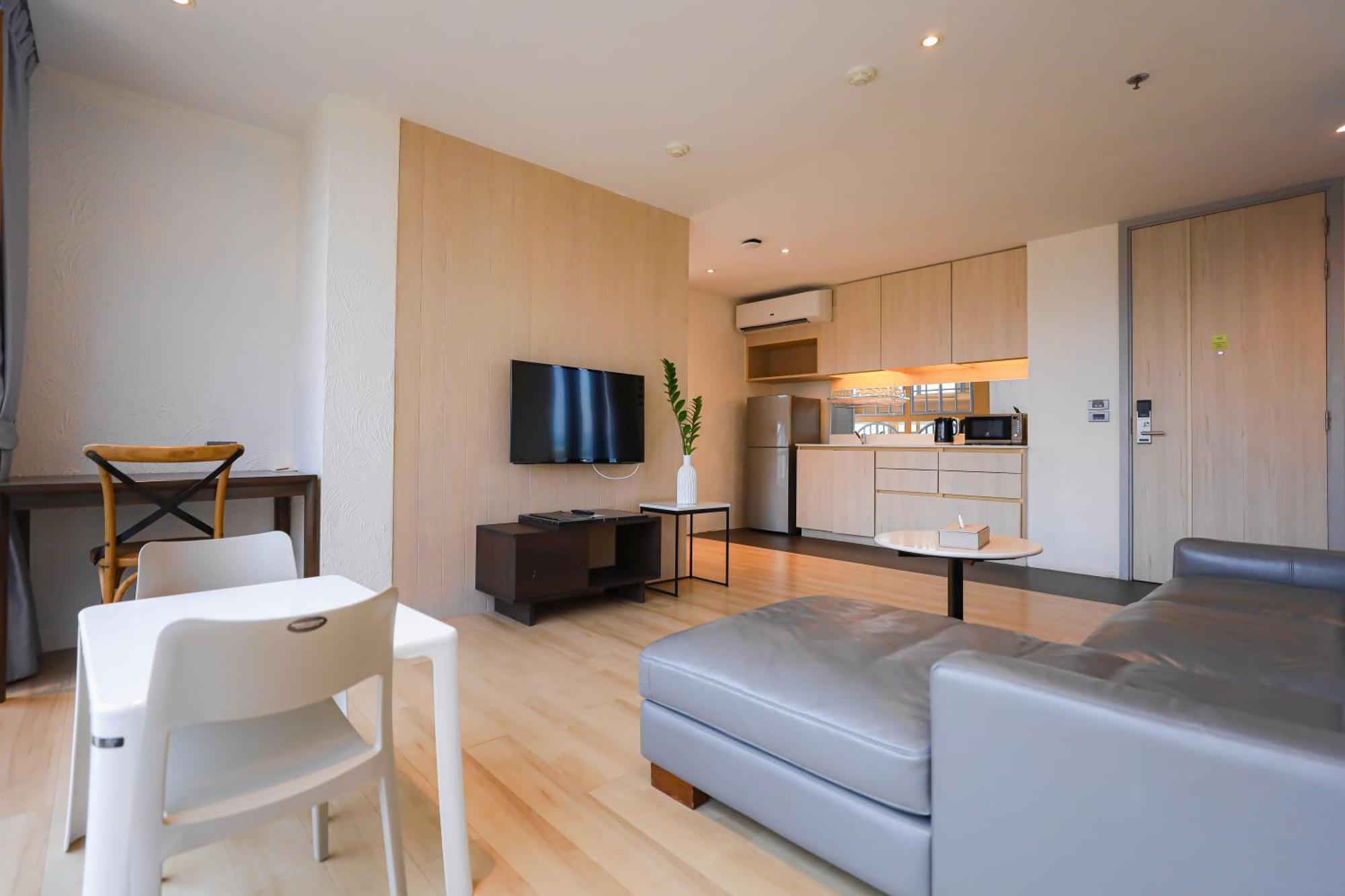 Balcony Seaside Sriracha Hotel & Serviced Apartments Si Racha Luaran gambar